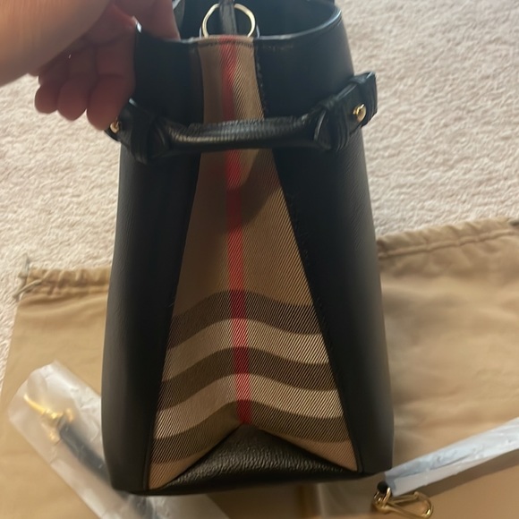 Burberry medium banner in mint condition - Picture 3 of 15
